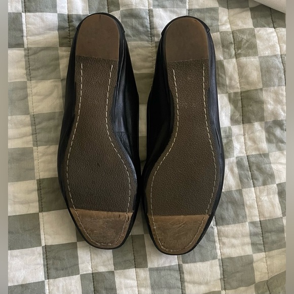 Vince Camuto Black Patten Leather Flats - WOMENS SIZE 6.5 - Picture 4 of 4